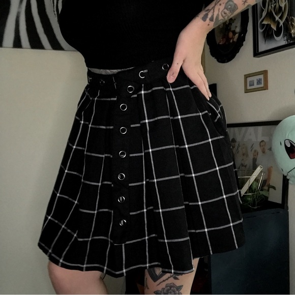 Hot Topic Pleated skirt - Picture 2 of 4